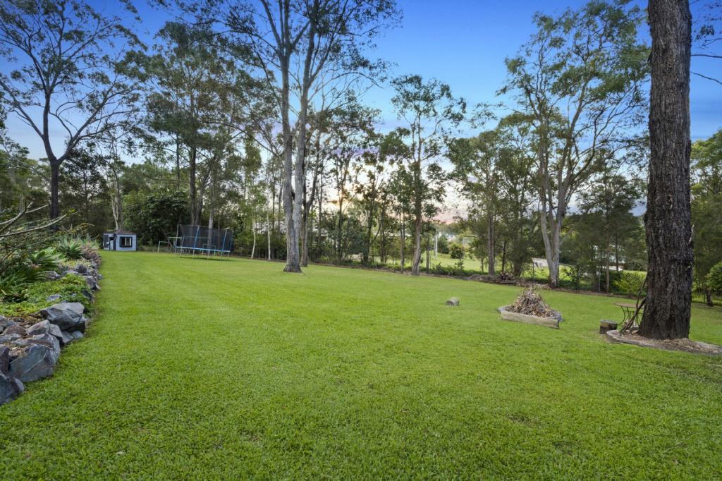 43 Winderadeen Dr, Highland Park, QLD 4211