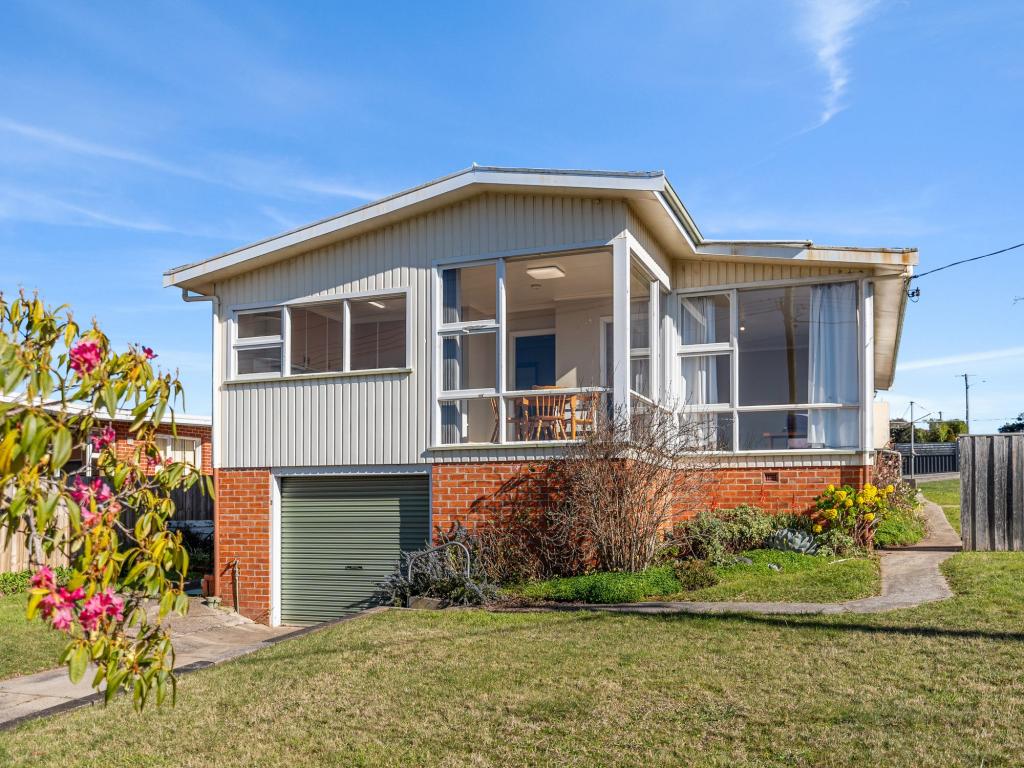 1 Haines Pl, Devonport, TAS 7310