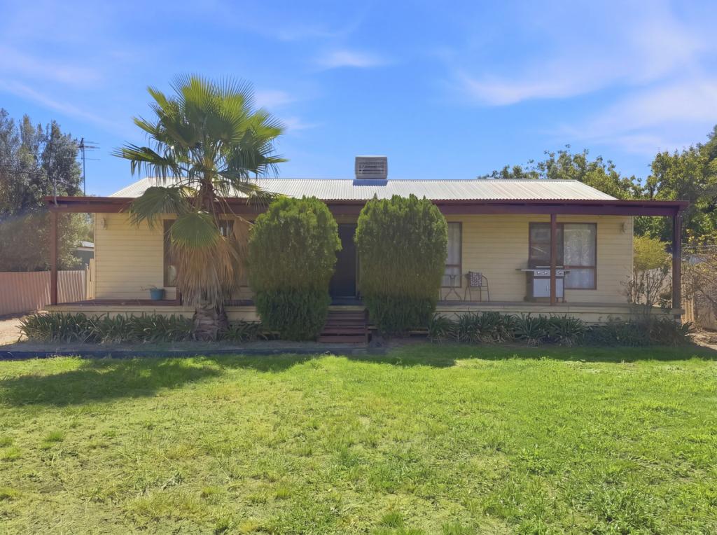 11 Bohenia Cres, Moree, NSW 2400