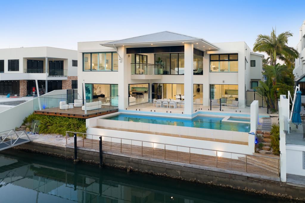 75 Commodore Dr, Surfers Paradise, QLD 4217