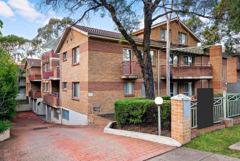 1/180-182 STATION ST, WENTWORTHVILLE, NSW 2145