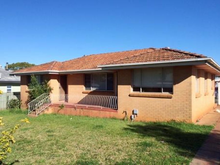 3 Wolseley St, North Toowoomba, QLD 4350