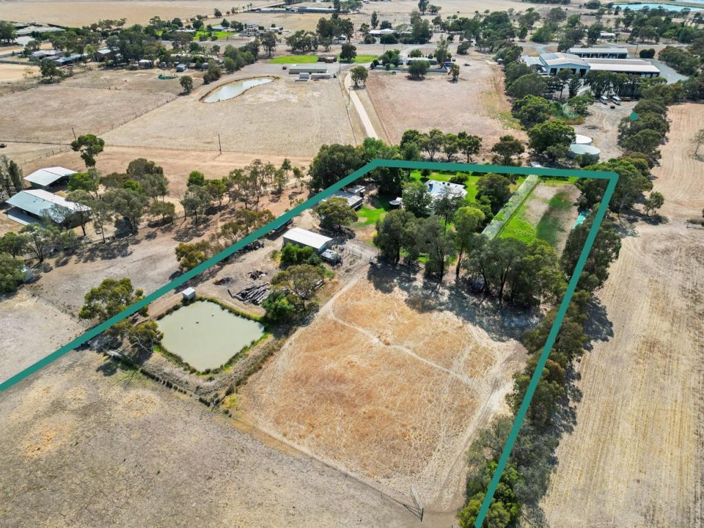 31 Mccrabb Rd, Deniliquin, NSW 2710