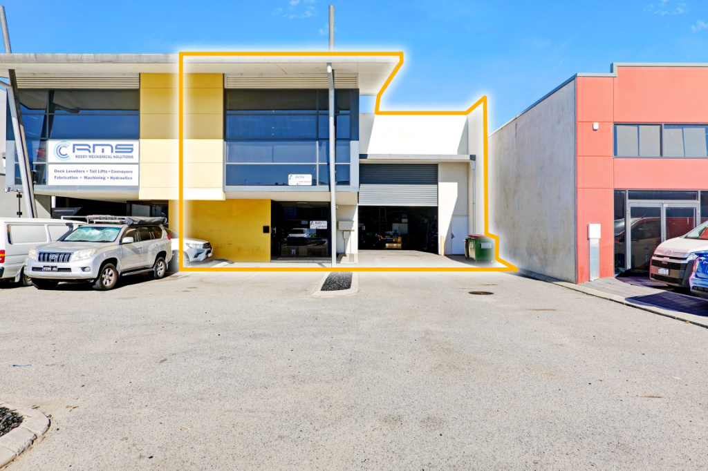 2/13 Mordaunt Cct, Canning Vale, WA 6155