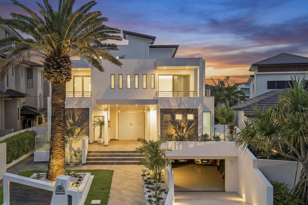 19 Knightsbridge Pde W, Paradise Point, QLD 4216