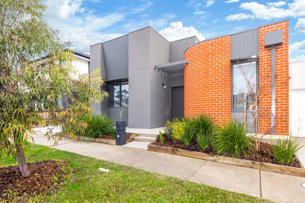 13 Notch Rd, Sunbury, VIC 3429