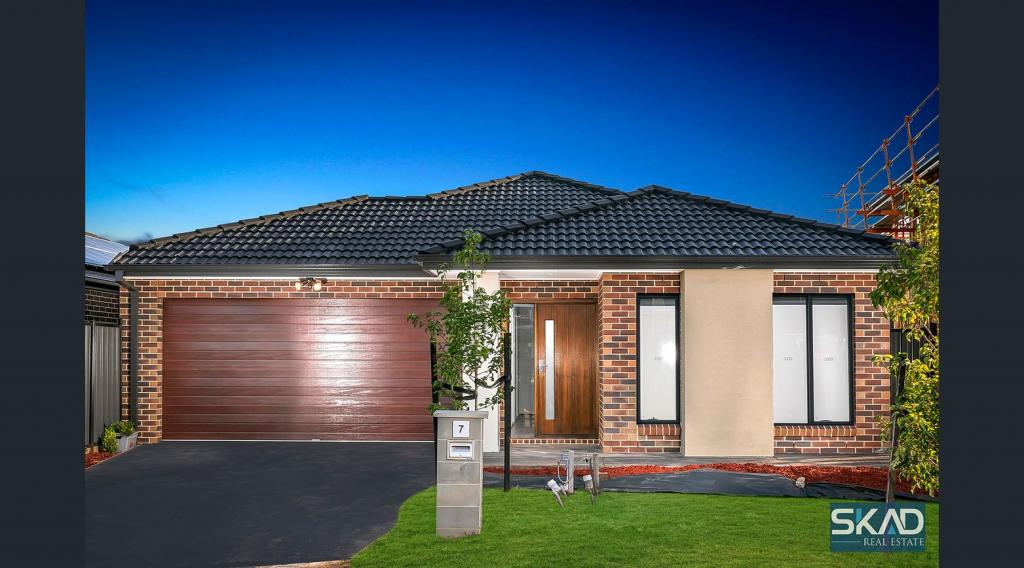 8 Hixon Way, Mickleham, VIC 3064