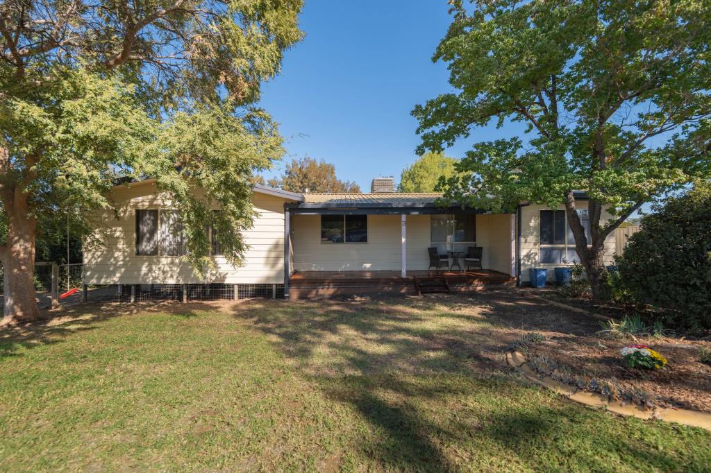 3 Windsor St, Forbes, NSW 2871