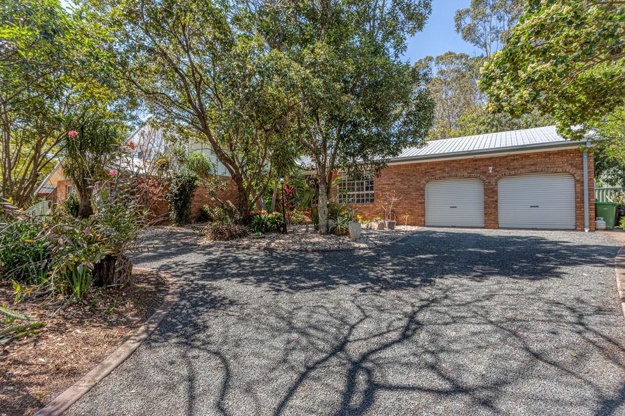 7 STEWART CT, HIGHFIELDS, QLD 4352