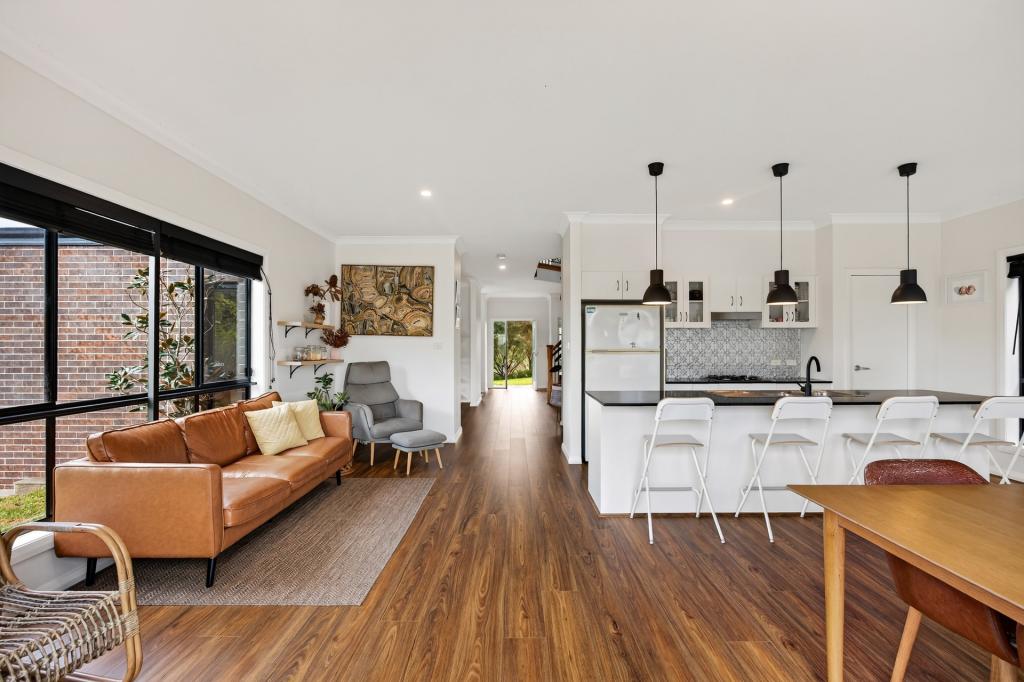 37 Emma Pde, Winmalee, NSW 2777