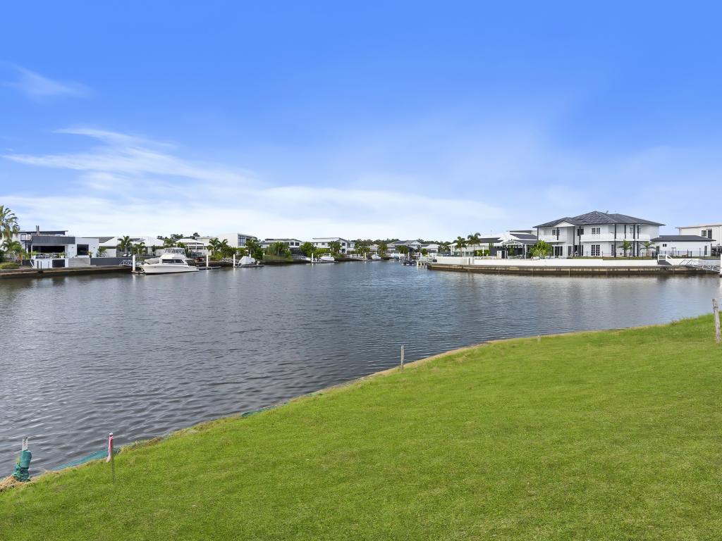 10 North Pnt, Banksia Beach, QLD 4507