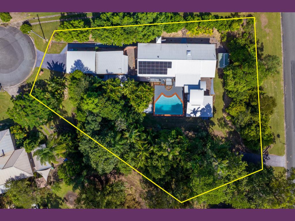 30 Heather St, Southside, QLD 4570