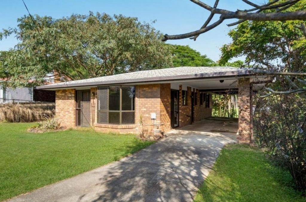 19 LORRIKEET ST, BUNDAMBA, QLD 4304
