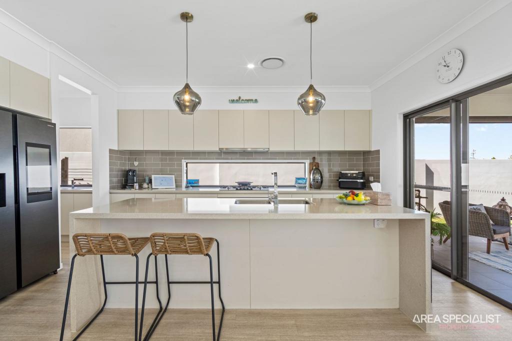 40 Hamilton Dr, Jacobs Well, QLD 4208