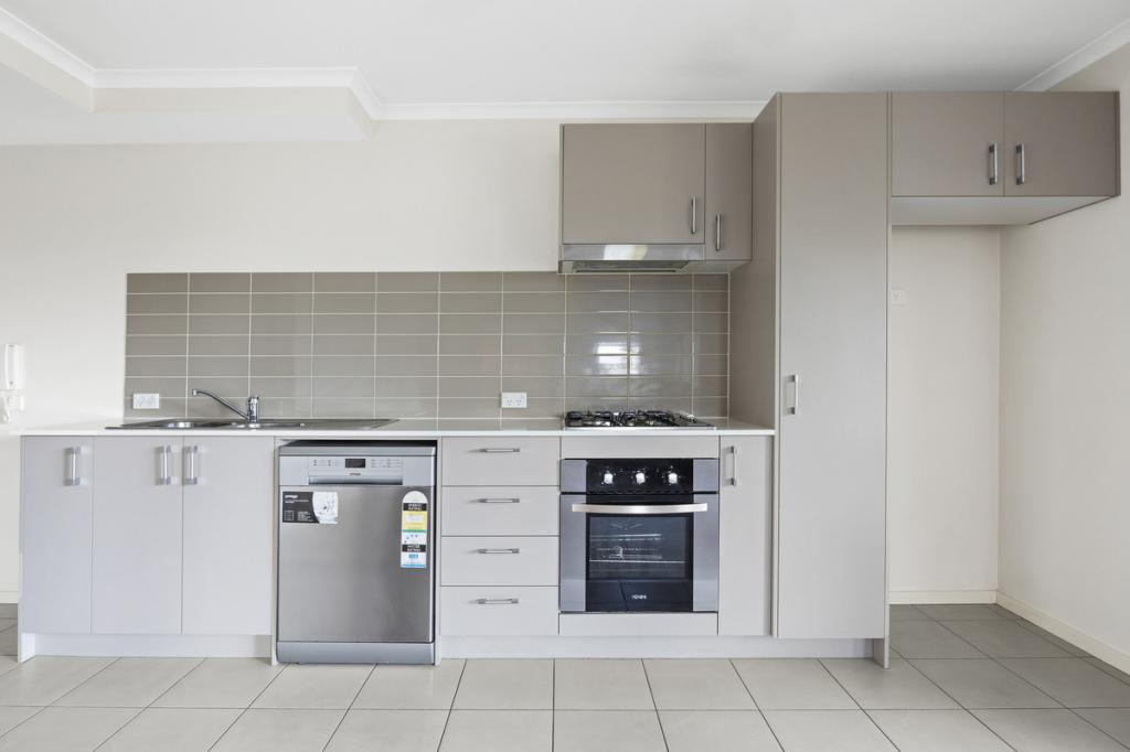 2/70 Kings Canyon St, Harrison, ACT 2914