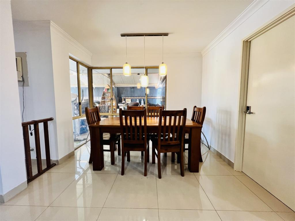 1 Mackay Cres, Gosnells, WA 6110