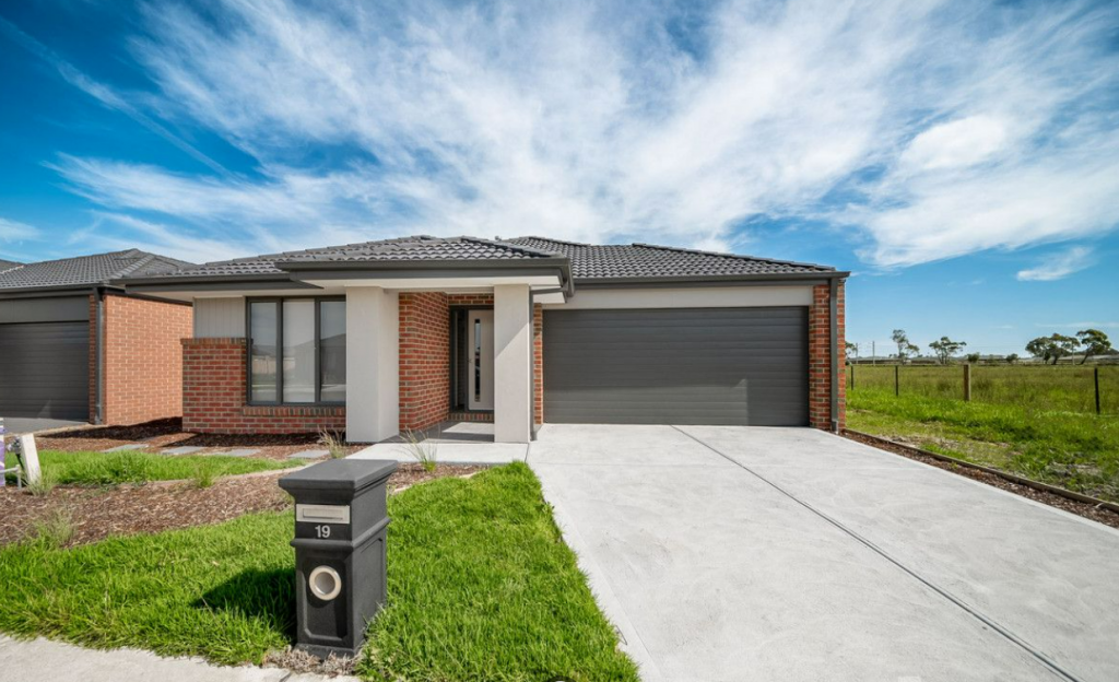 19 Eliza Tce, Officer, VIC 3809