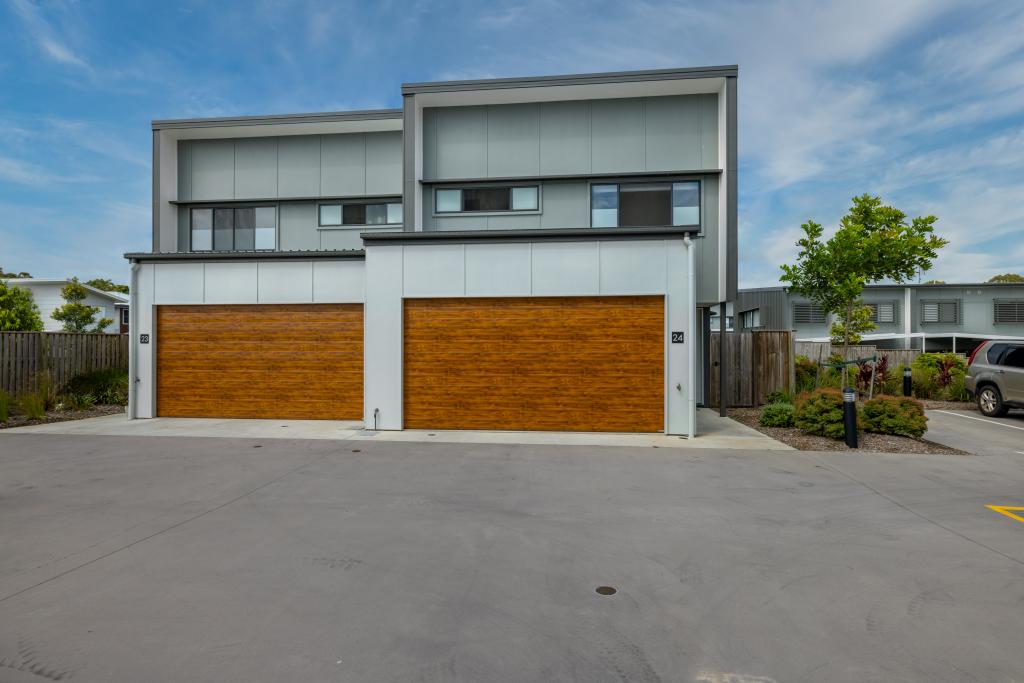 24/2 College Ct, Little Mountain, QLD 4551