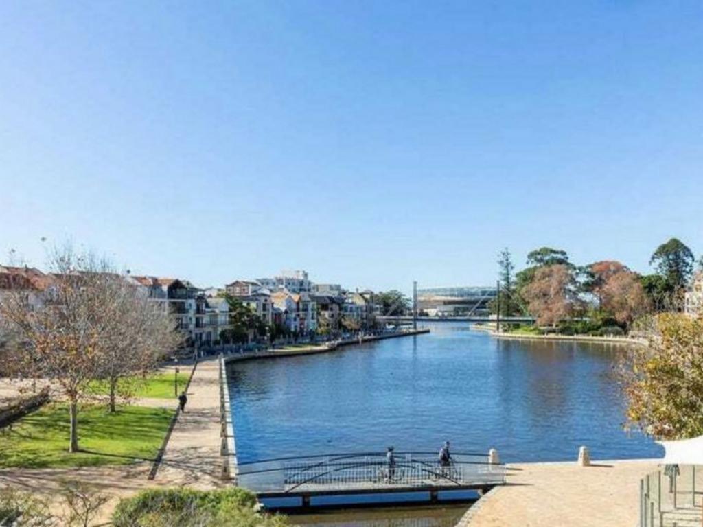 19/1 Henry Lawson Walk, East Perth, WA 6004