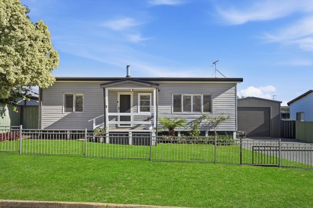 9 First St, Warragamba, NSW 2752