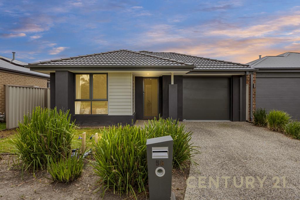 58 Cockatoo Rd, Pakenham, VIC 3810