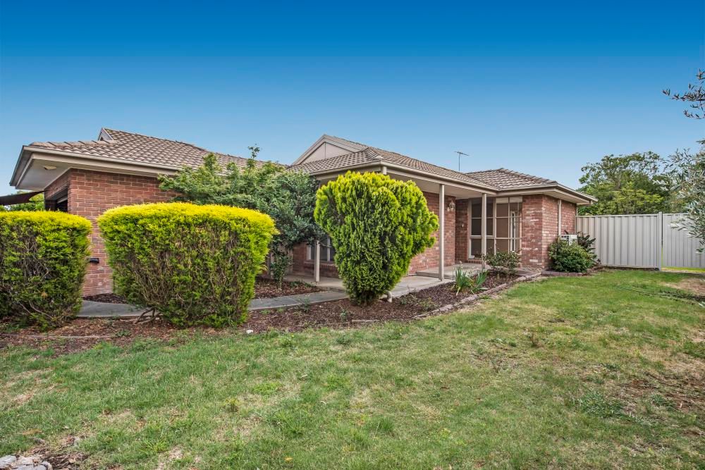 24 Coolabah Gr, Berwick, VIC 3806