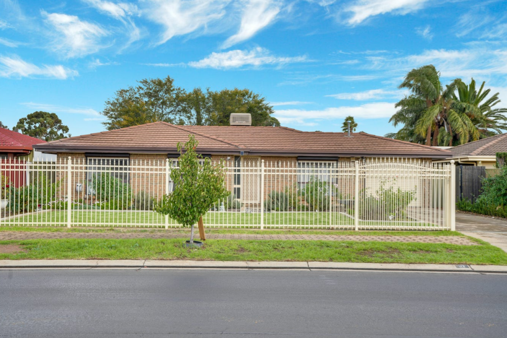 10 Bermudez Cres, Paralowie, SA 5108