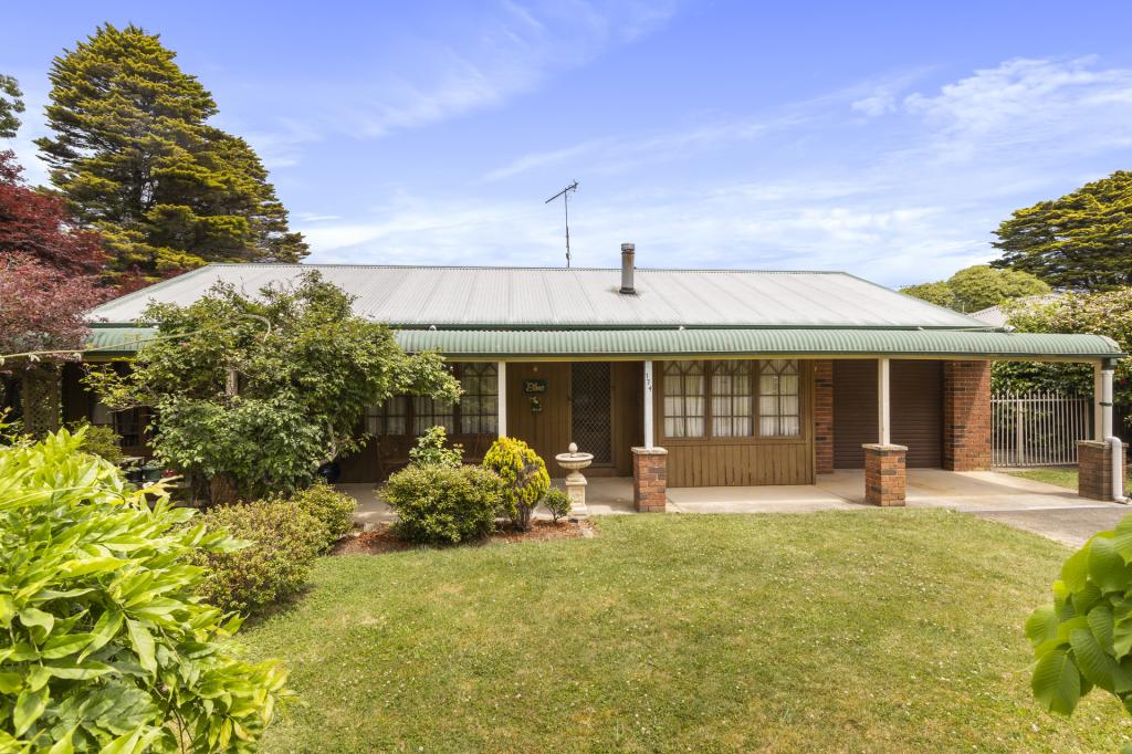 174 Blaxland Rd, Wentworth Falls, NSW 2782