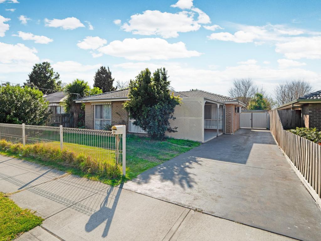 35 Dearing Ave, Cranbourne, VIC 3977