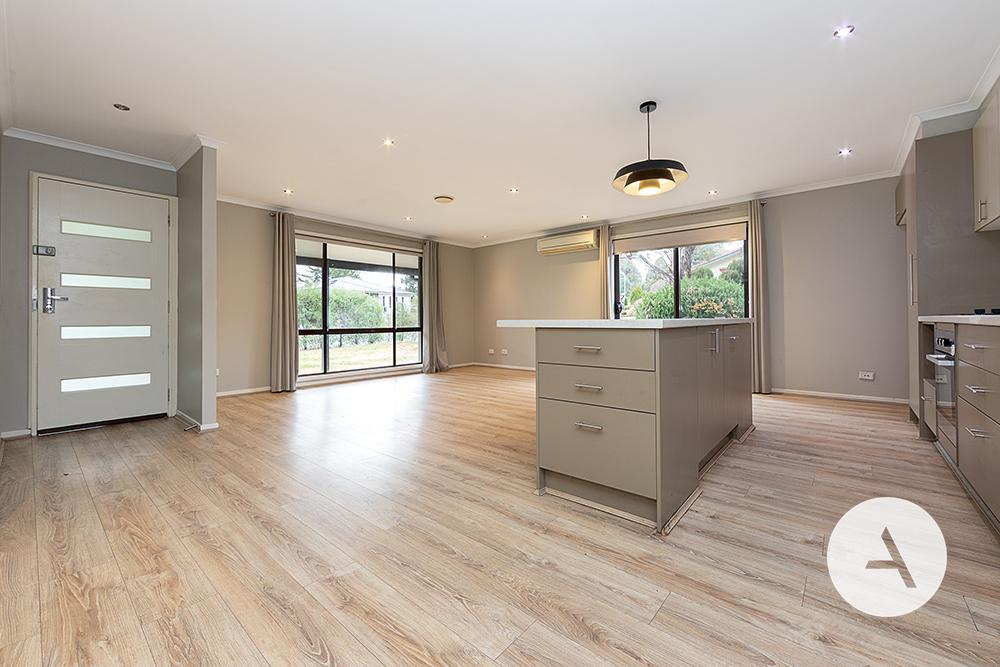 26 Longmore Cres, Wanniassa, ACT 2903