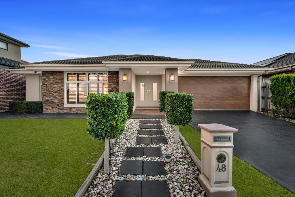 48 Hal Porter Tce, Lynbrook, VIC 3975