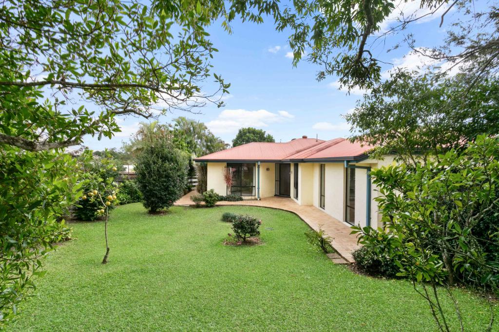 8 Ashgrove Dr, Cooroy, QLD 4563
