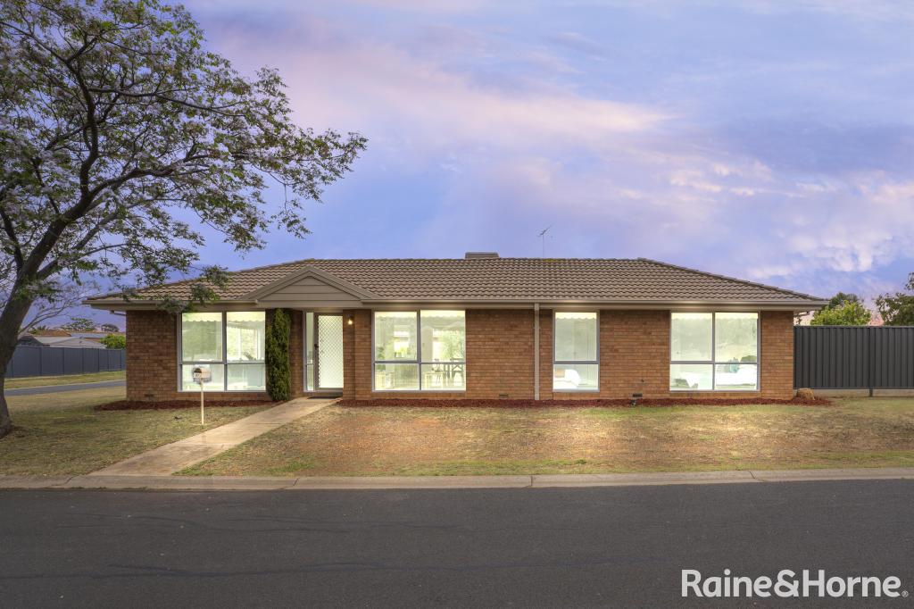 37 Pennyroyal Cres, Kurunjang, VIC 3337