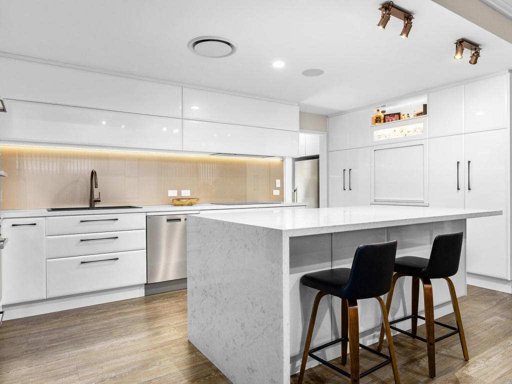 15 YANGEBUP RD, YANGEBUP, WA 6164