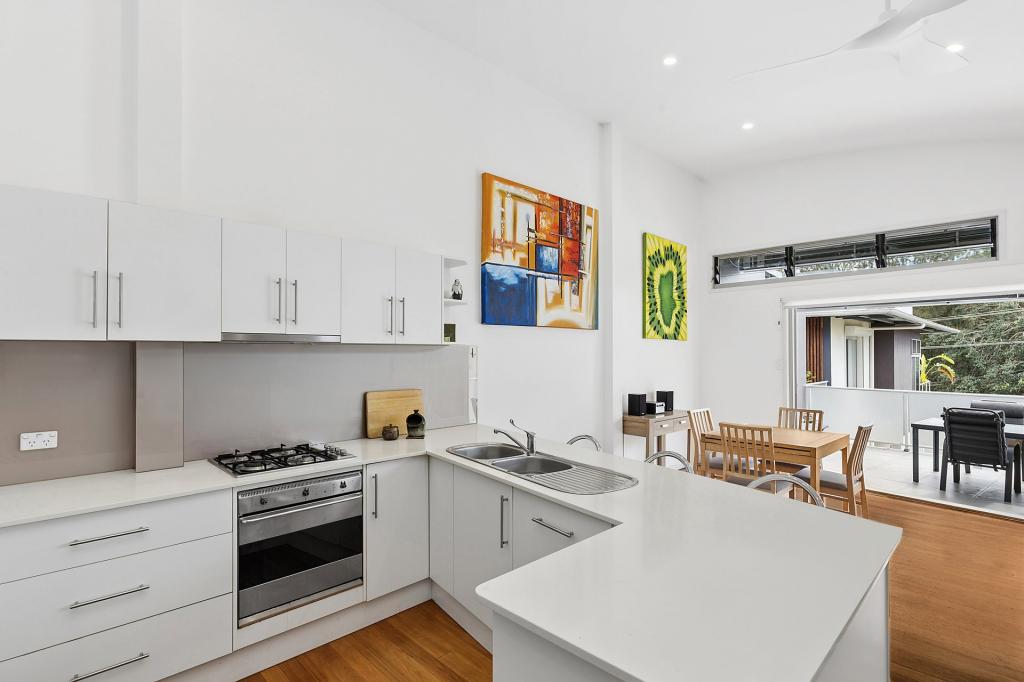 2/240 Terrigal Dr, Terrigal, NSW 2260