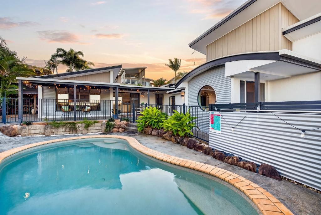 9 Garrett Pl, Redland Bay, QLD 4165