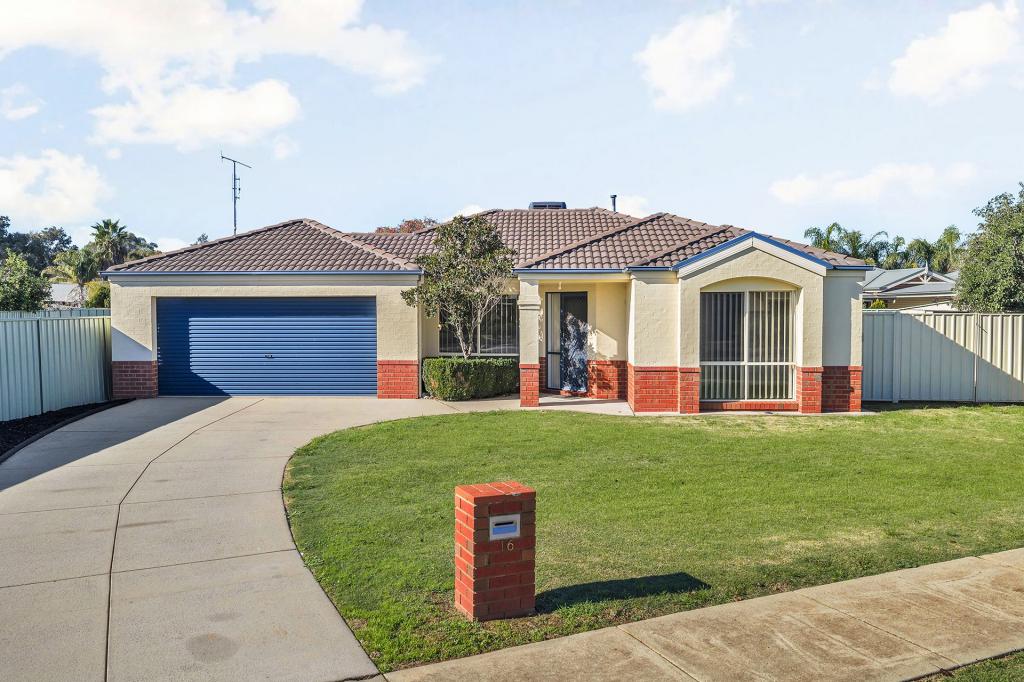 16 Woodlands Cct, Echuca, VIC 3564