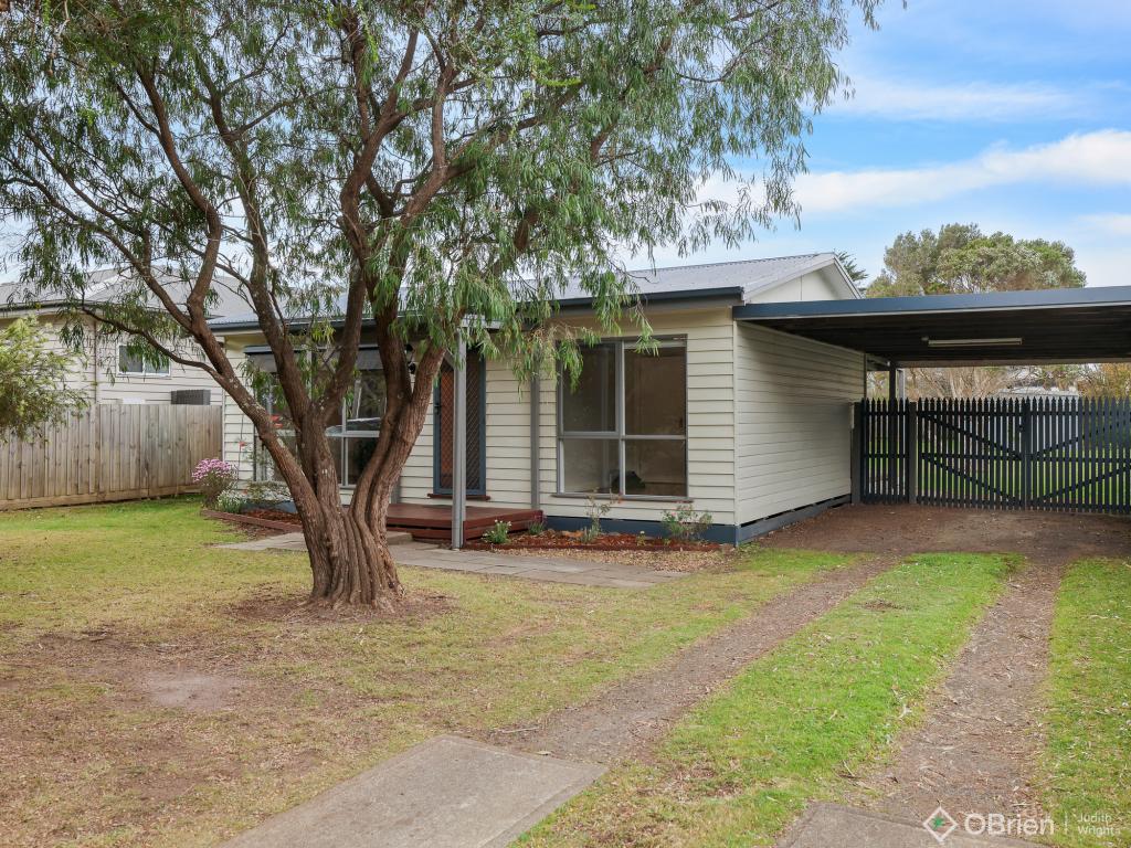 3 Rogan Cl, Cowes, VIC 3922