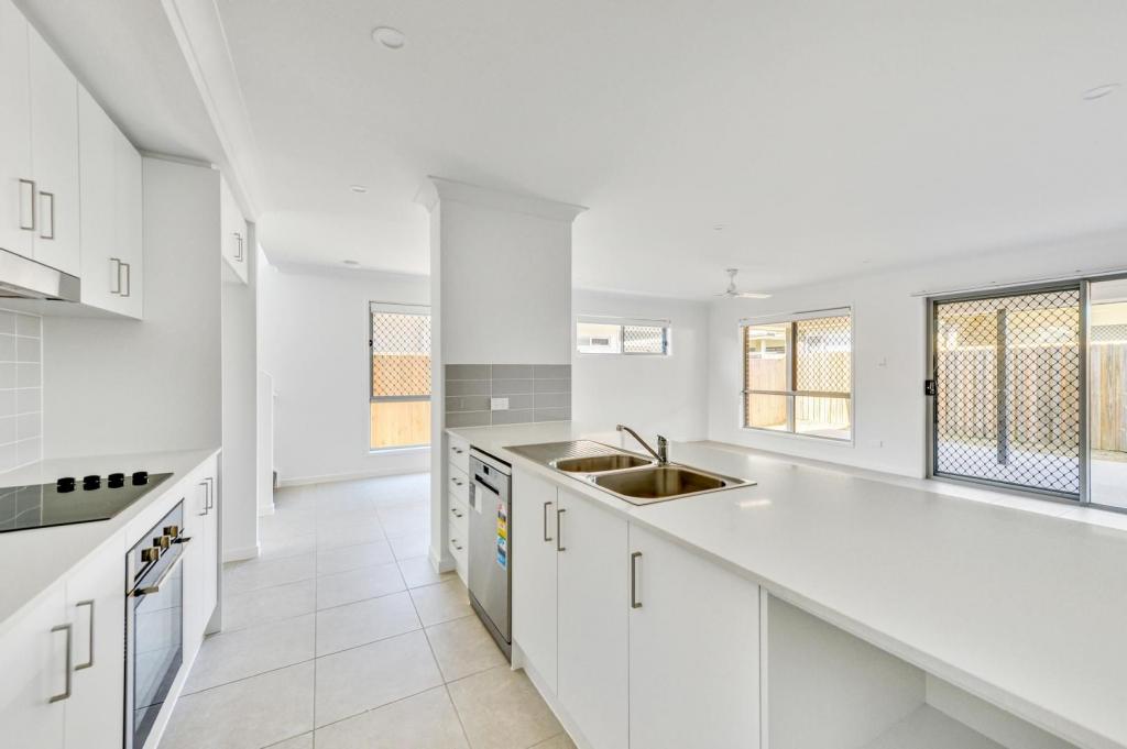 6 Clearwater St, Newport, QLD 4020