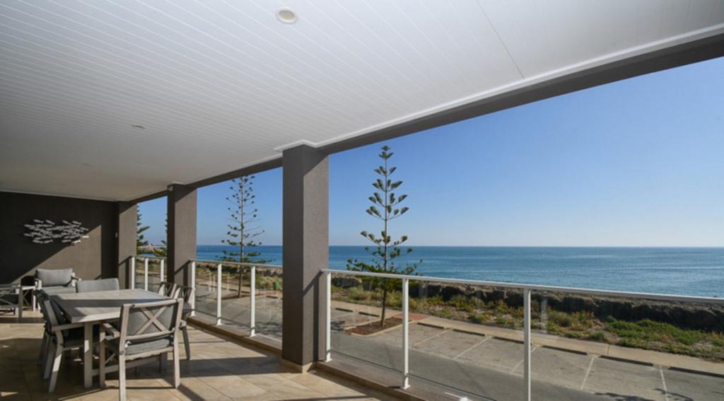 2/63 Breakwater Pde, Mandurah, WA 6210