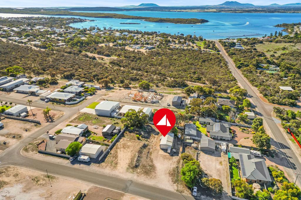 8 Victoria Ave, Coffin Bay, SA 5607