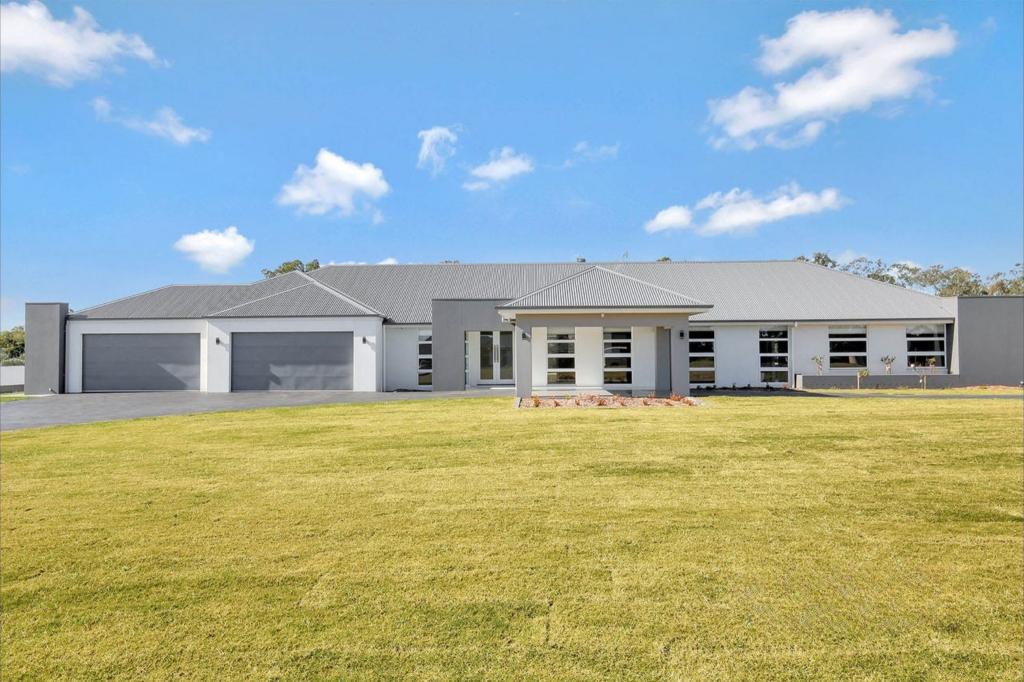 19 Wianamatta Cct, Cattai, NSW 2756