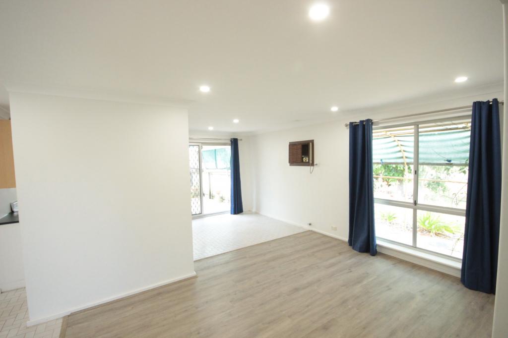 13 Tomlinson Pl, Armadale, WA 6112