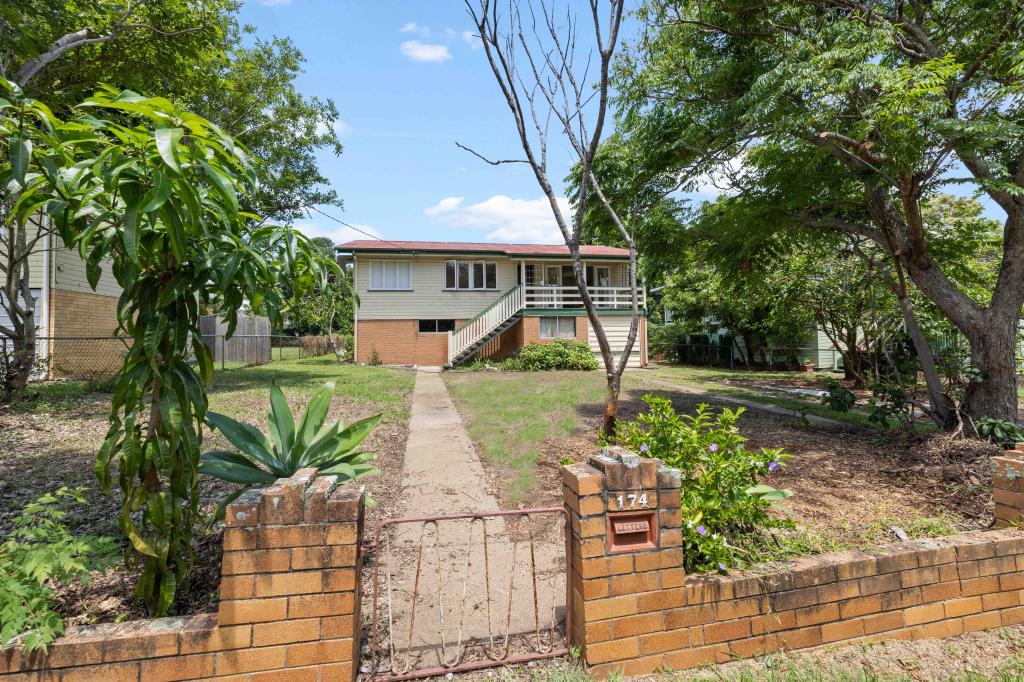 174 Sterculia Ave, Holland Park West, QLD 4121