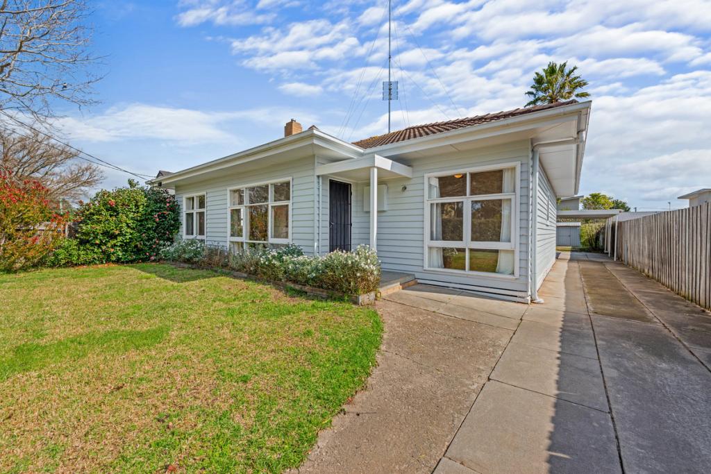 221 GUTHRIDGE PDE, SALE, VIC 3850