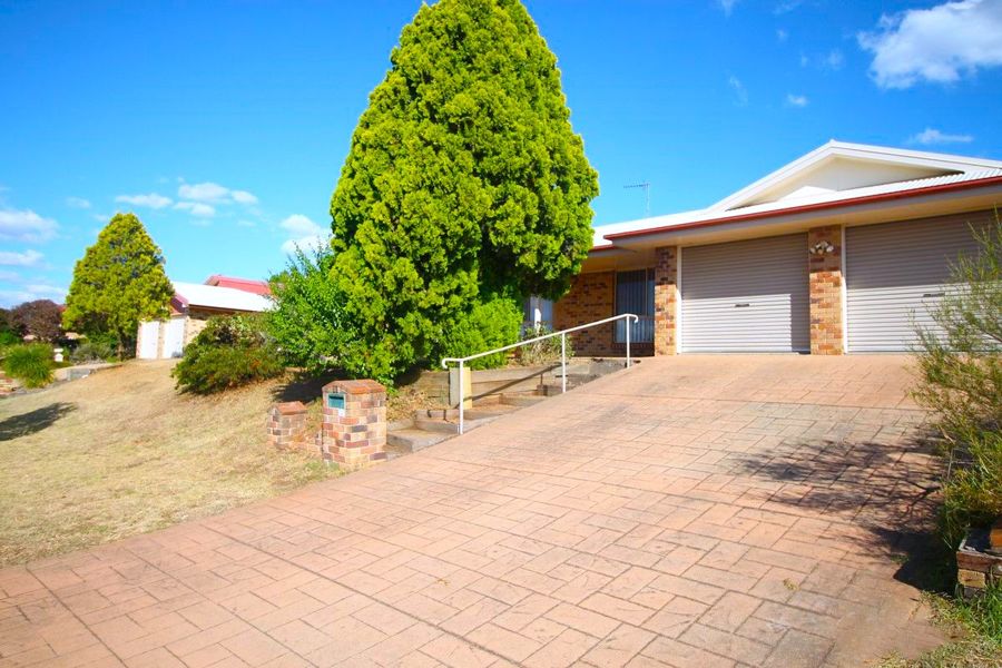 32 DALZELL CRES, DARLING HEIGHTS, QLD 4350