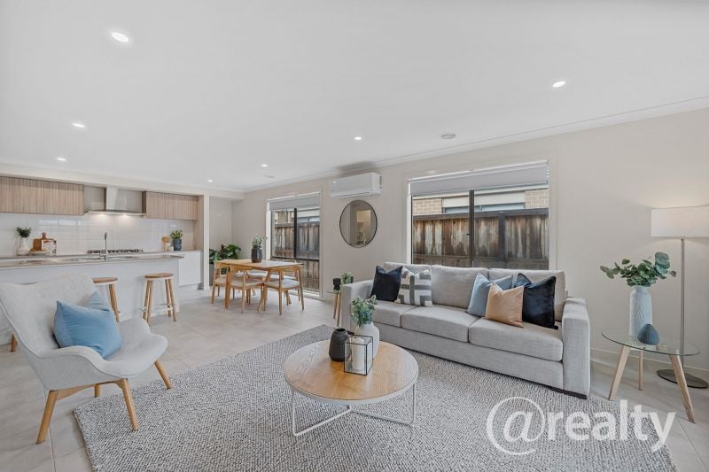 22 Praise St, Clyde North, VIC 3978