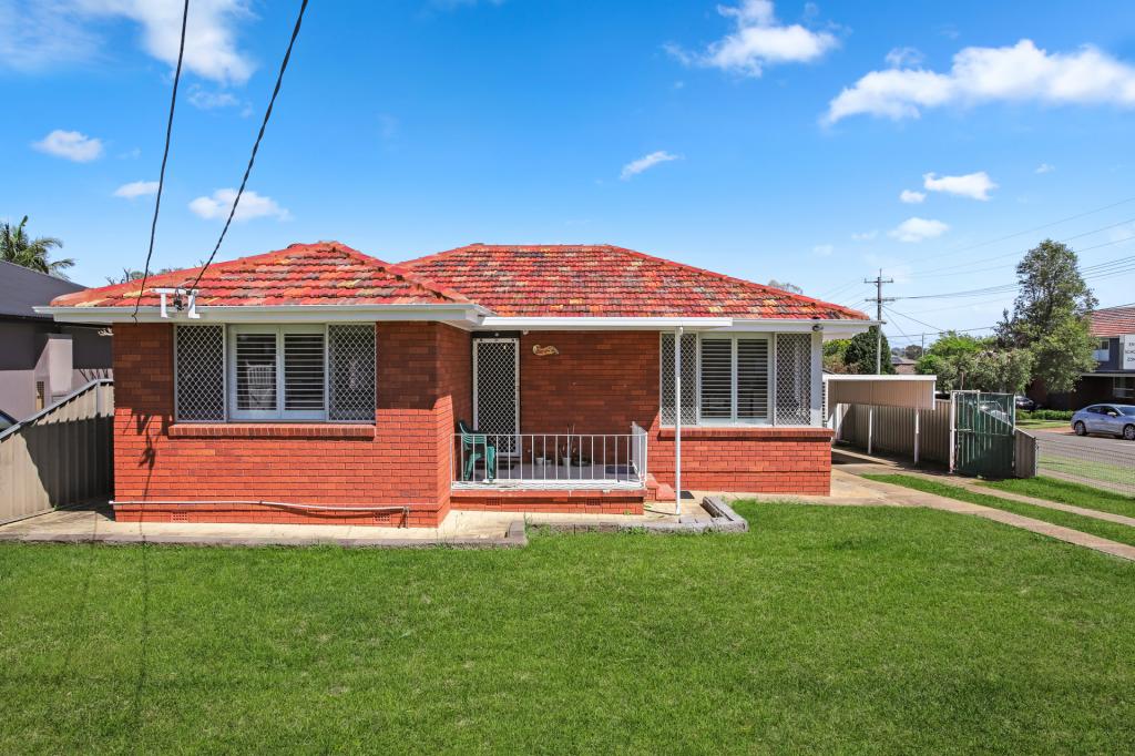 166 Binalong Rd, Toongabbie, NSW 2146