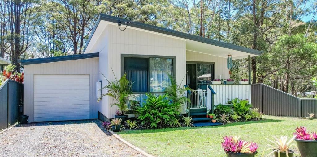 15 LAU ST, RUSSELL ISLAND, QLD 4184