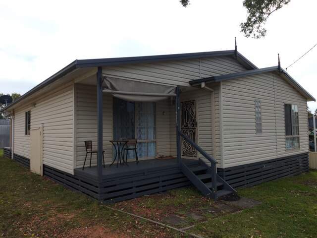 8 Monterey Ave, Mannering Park, NSW 2259